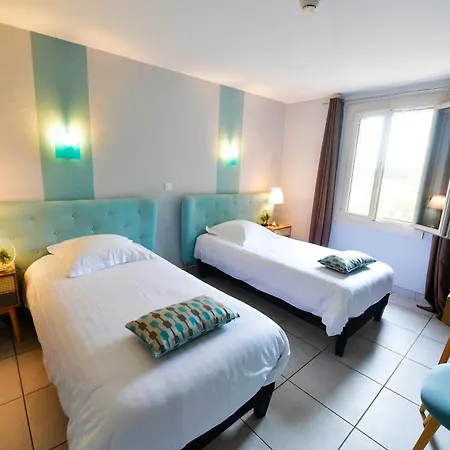 Des Aigras - & Restaurant De Charme En Provence Hotel 3*